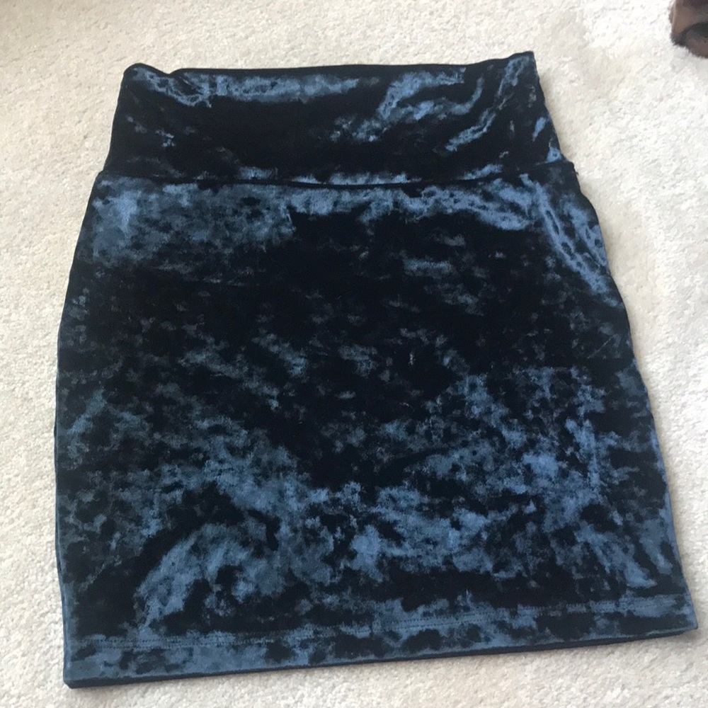 Forever 21 Velvet mini skirt